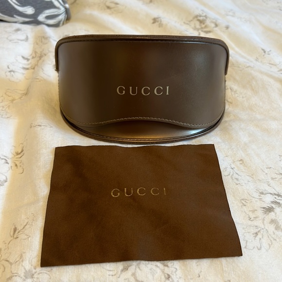 Gucci Sunglass case with cleaning cloth